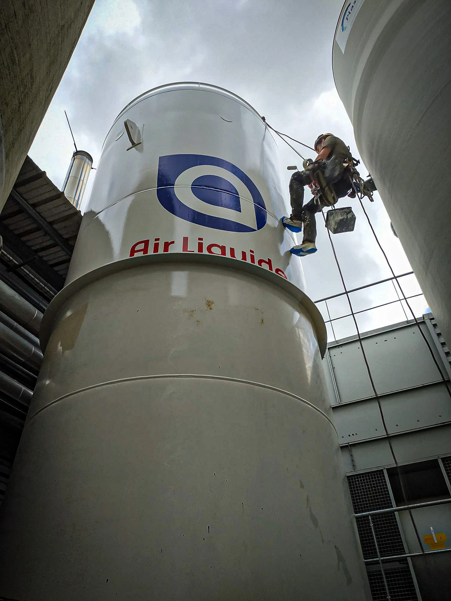 Intervention de cordistes MS Access pour comme un sou neuf chez PROTECH LAV à Marmande (industrie) – 2